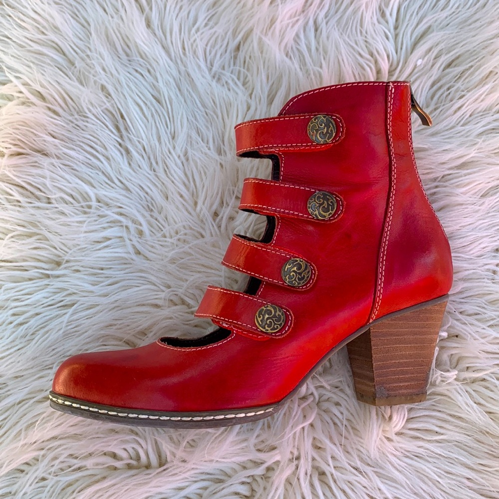 L’Atiste Spring Step open ankle boots